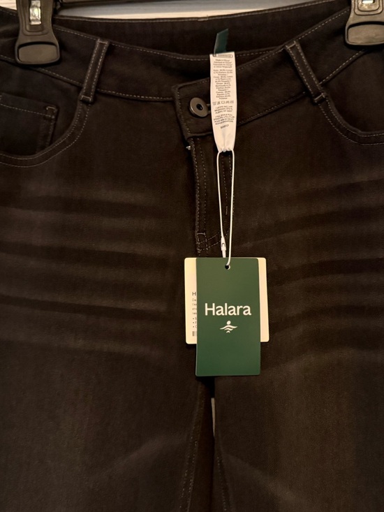 HALARA Black High-Rise Straight Jeans - Picture 2 of 4